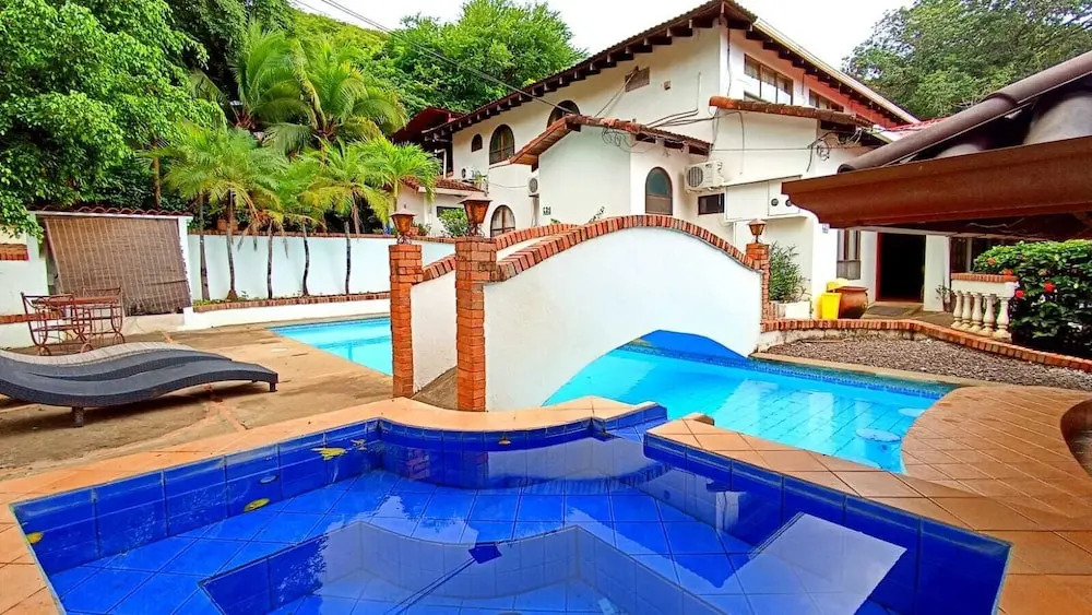 Hotel Casa Blanca
