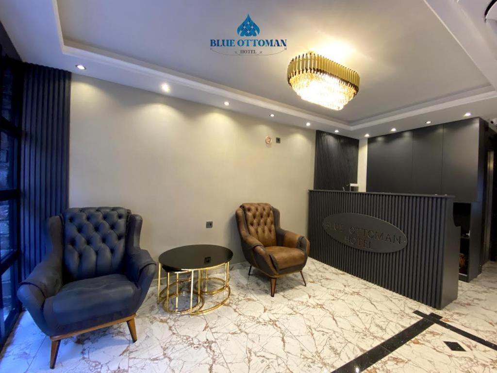 Hotel Blue Ottoman