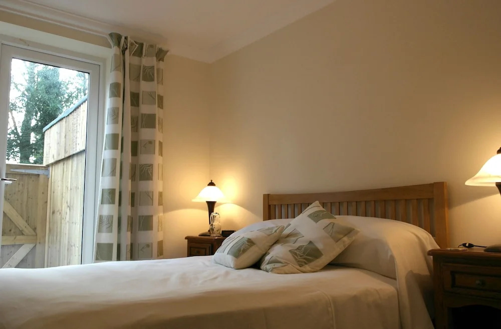 Hatton House , Midhurst 489514