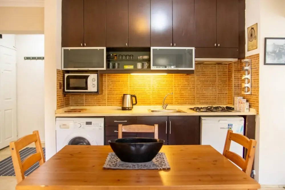 Pleasant and Central Flat With Balcony in Alsancak