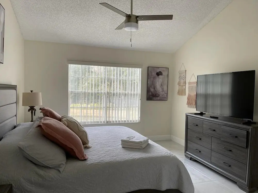 Grand Luxury 3BR Penthouse Near Disney Parks 2