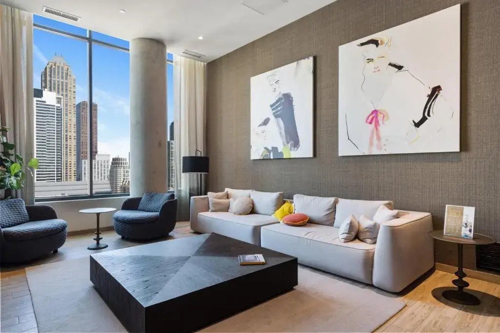 Cloud9 - River North at Aurelien