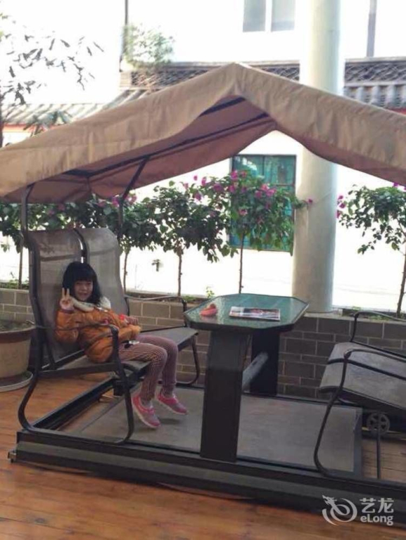 Dali Encounter Hotel