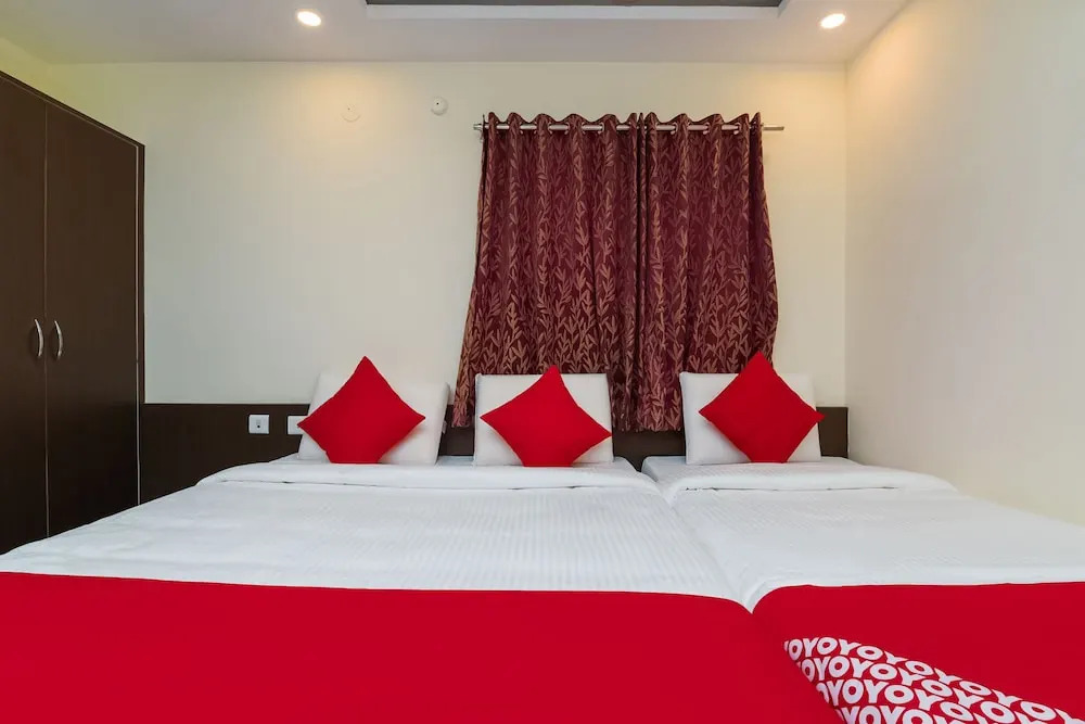 Oyo 29754 Sri Lakshmi Srinivasa Grand