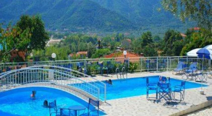 Hotel Emerald and Suites