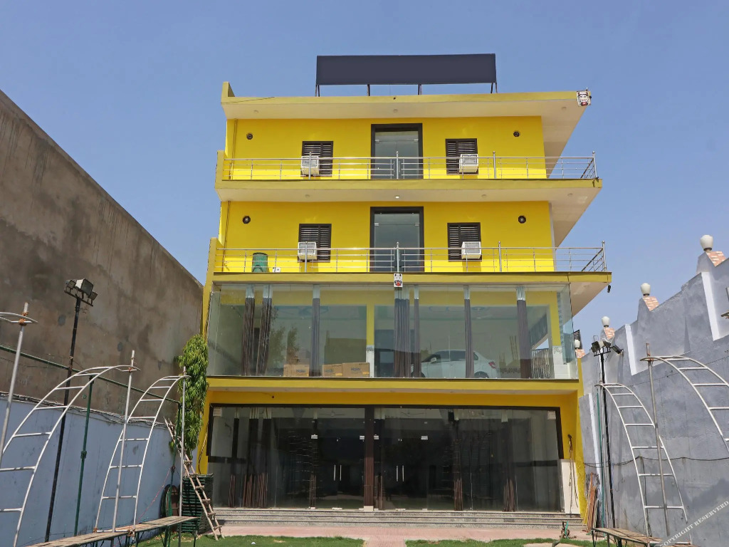 Itsy Hotels Krishna Residency, Govardhan Chauraha