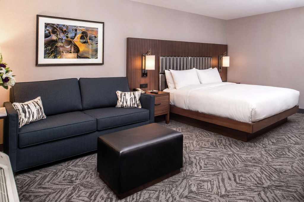 Doubletree By Hilton Lafayette East