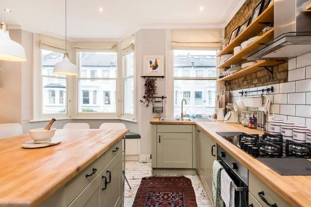 Charming, Recently Renovated 2-bed in Fulham
