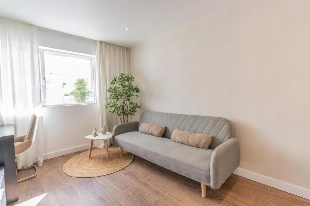 Old Town Apartment 5min to the beach
