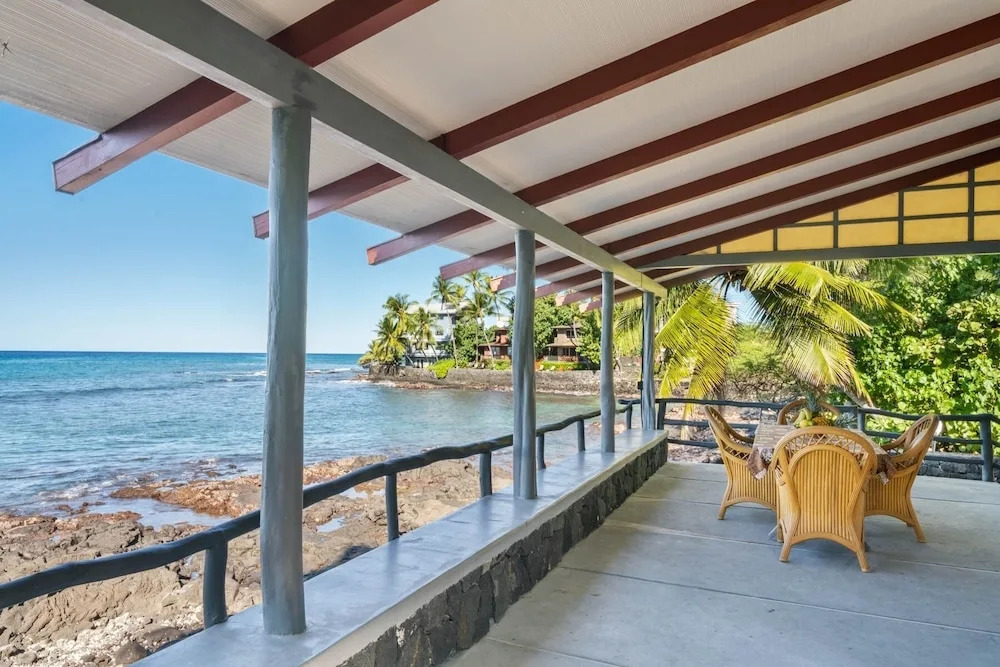 Kona Sunshine 2 Bedroom Home by RedAwning