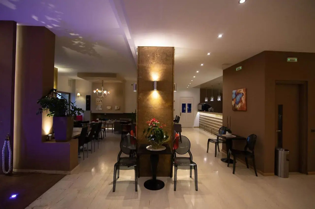 Nidimos Hotel