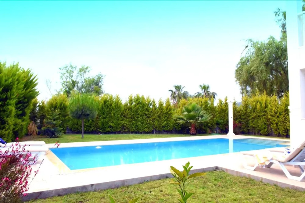 Villa White