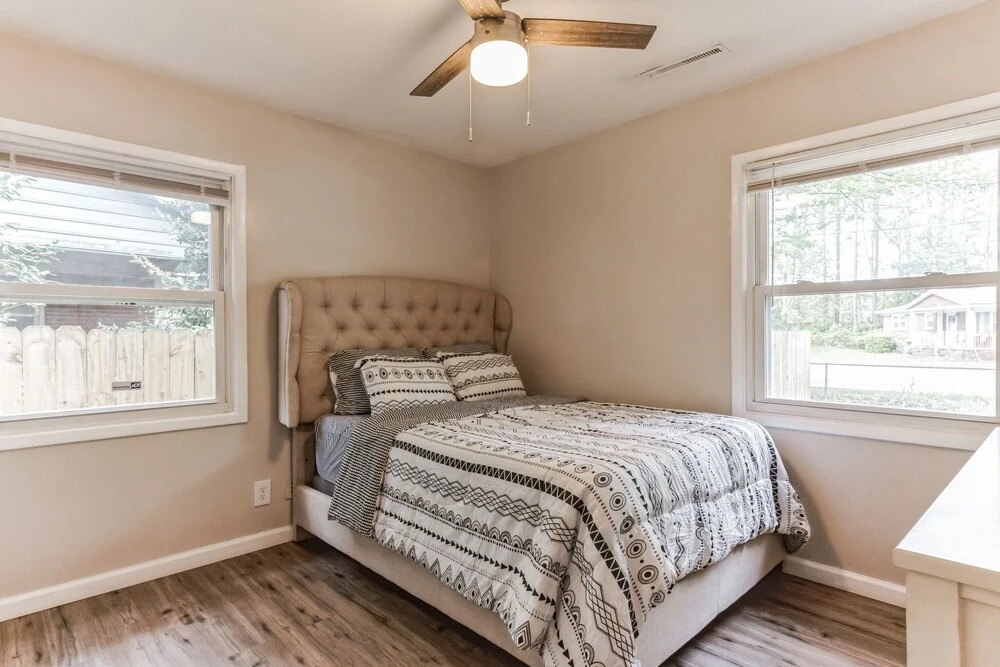 Cozy And Peaceful - Great Outdoor Space 3 Bedroom Home by Redawning