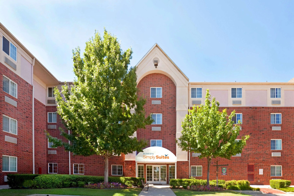 Sonesta Simply Suites Arlington Entertainment District