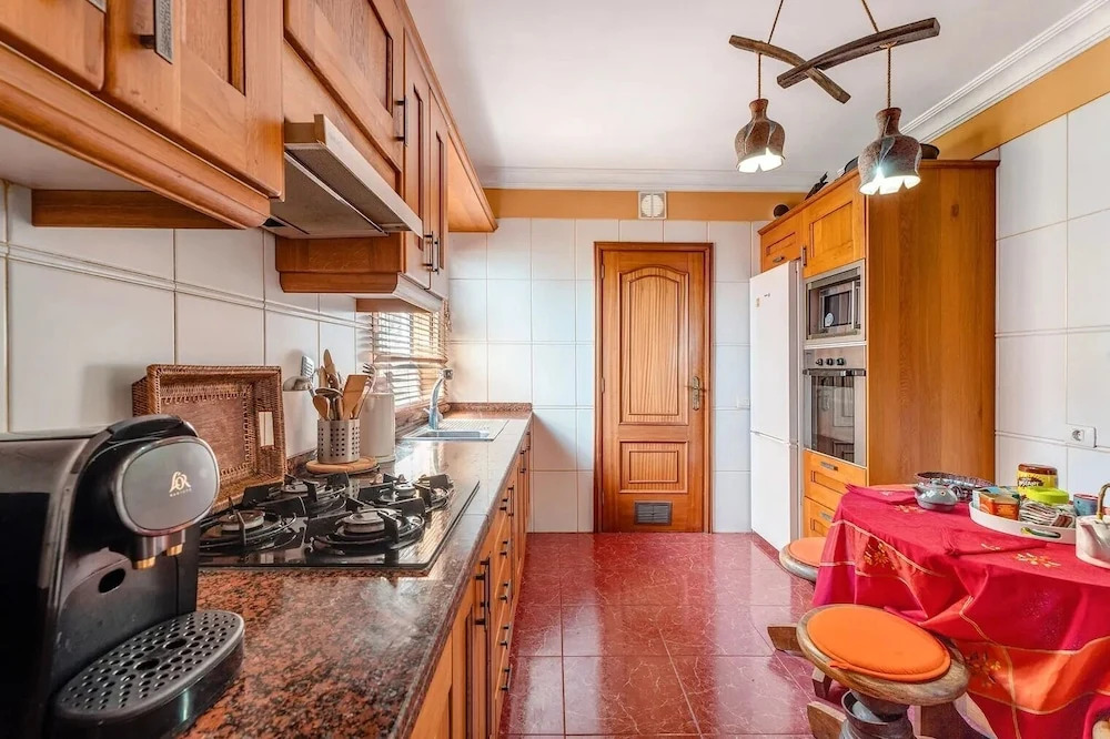 Stunning 3 Bedroom Apartment in Radazul With Ocean Views