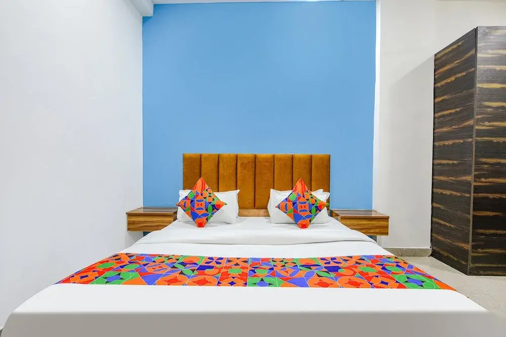 Fabhotel Radiant Blu