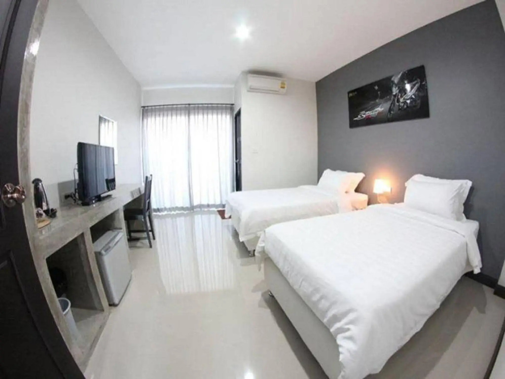 Plus Hotel