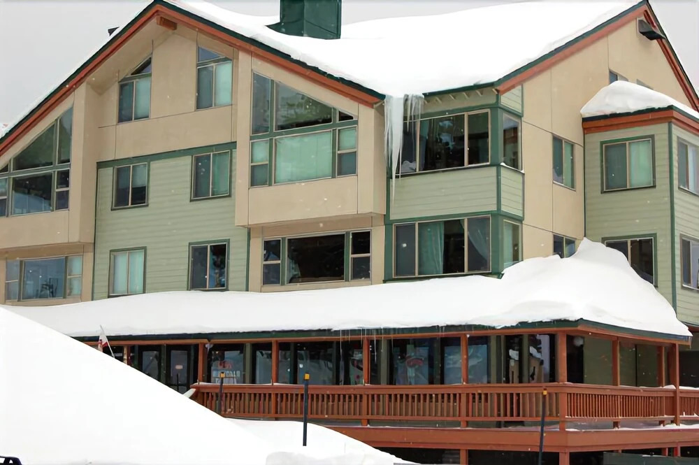 Sun Meadows 1 - 202 Luxury 2 bdrm