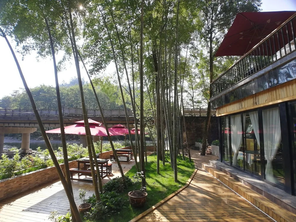 Artistic Conception Yard