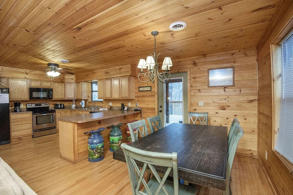 Homespun Hospitality by Heritage Cabin Rentals