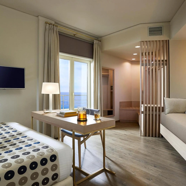 Irida Hotel