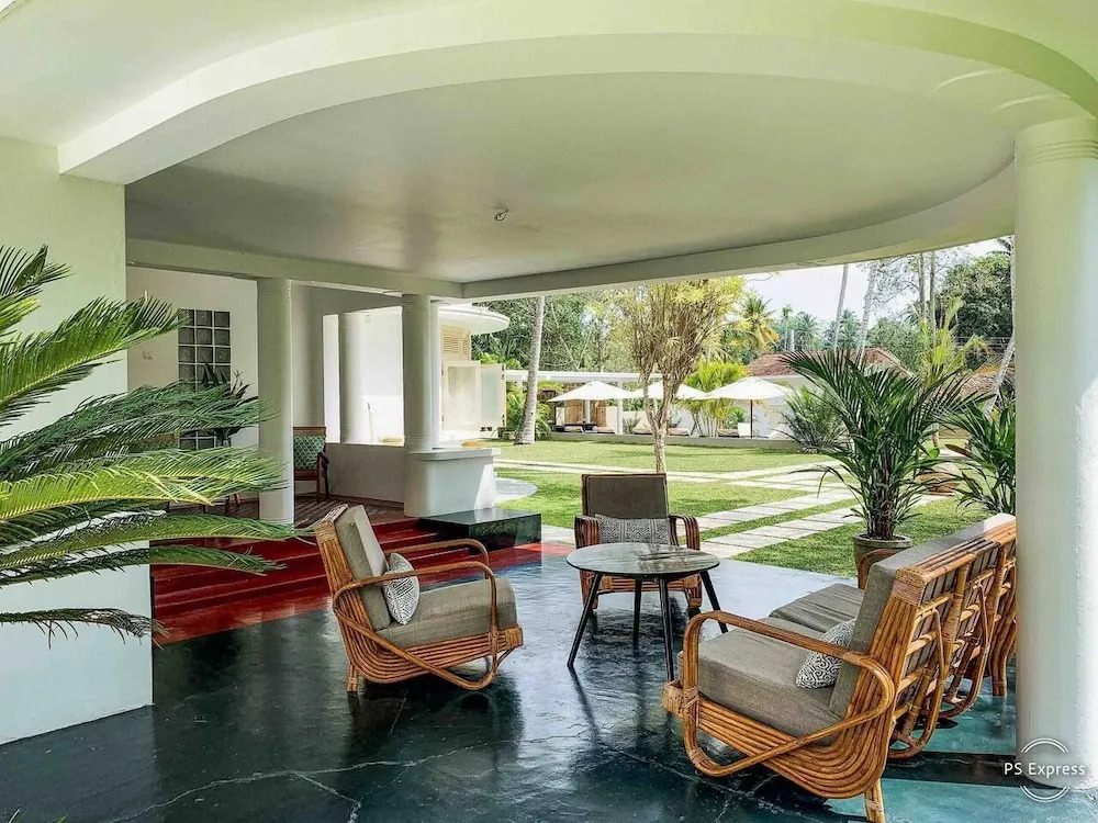 The Deco House