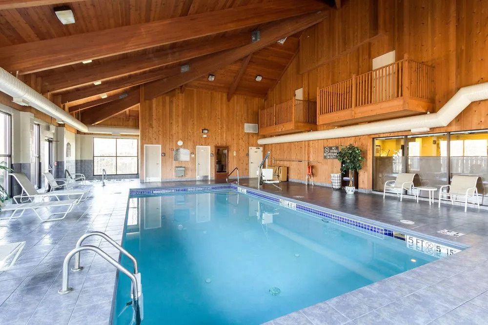 Holiday Inn Express Oakwood Village