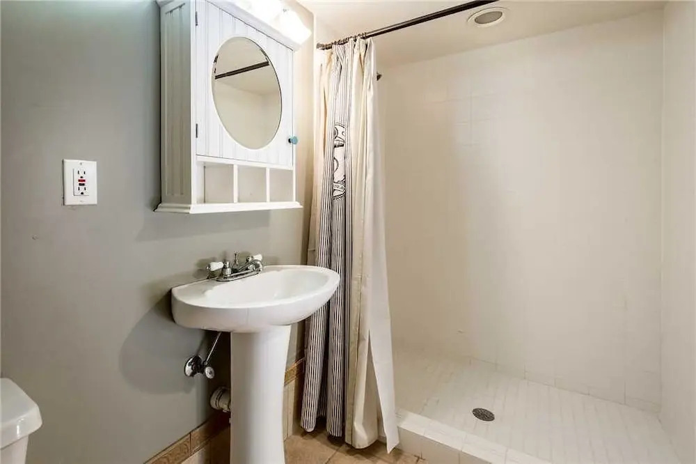 Miramar 124 Lower Unit - Studio Home