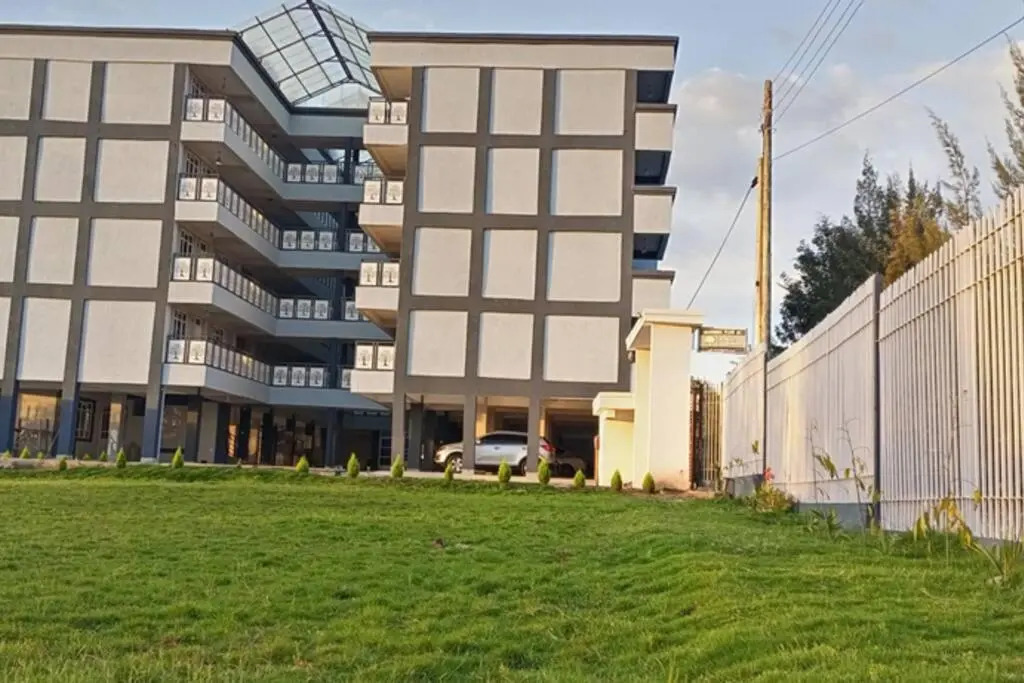 Exquisite Fully Furnished 2 bedroom Apt. Nanyuki with Clear View of Mt. Kenya