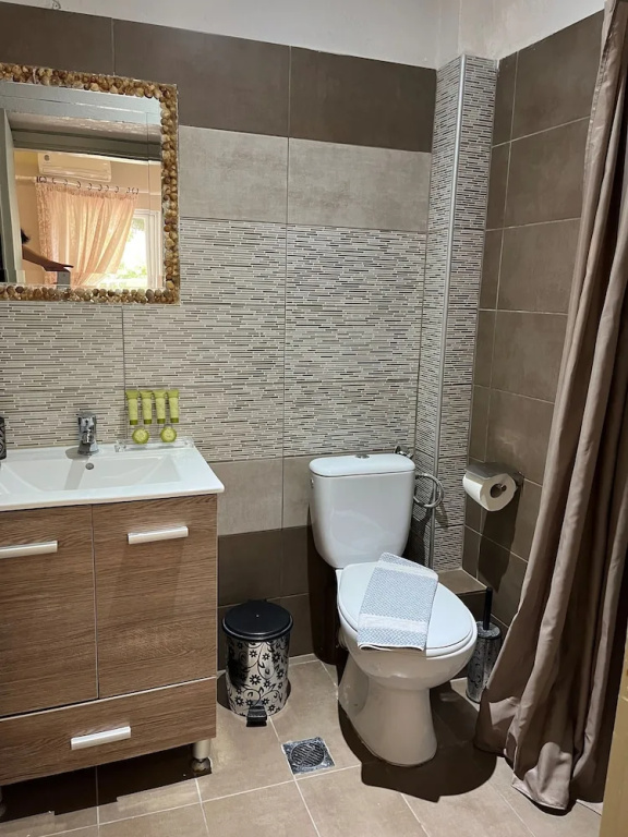 Room-beautiful Bedroom for 4 People in L