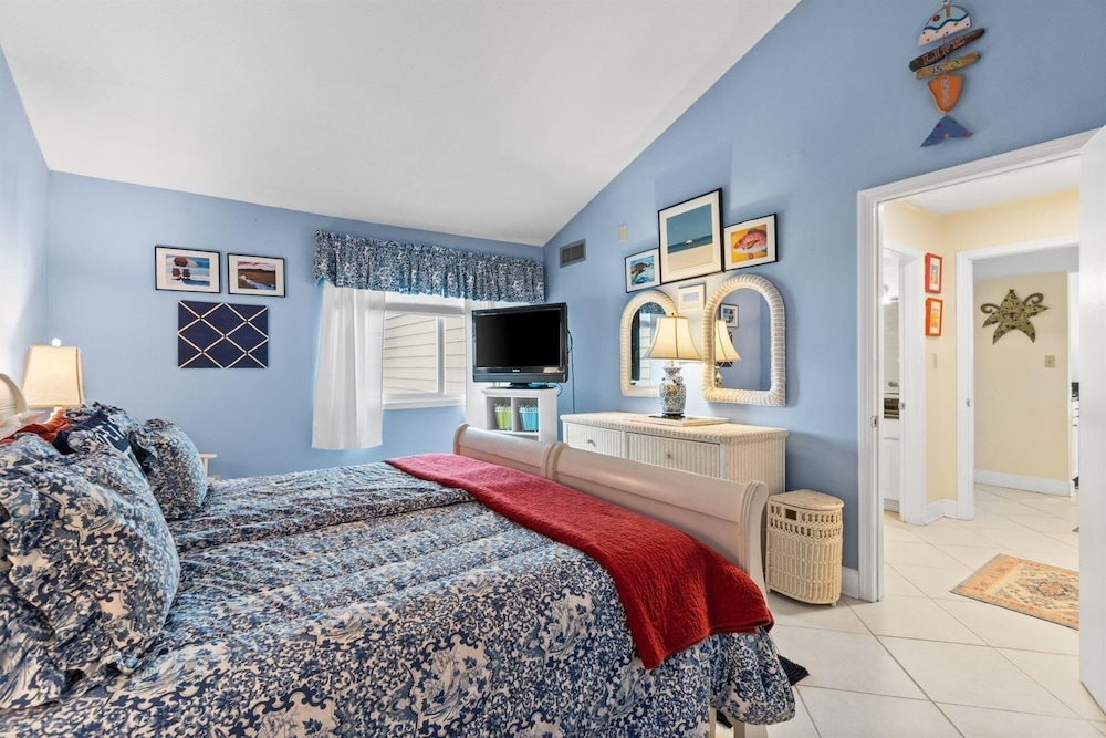 Shoreline Towers T/h 10 3 Bedroom Condo