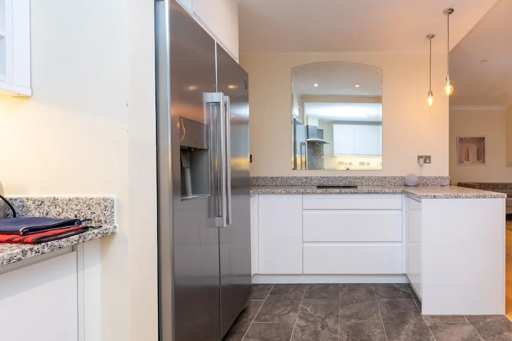 Modern and Bright 3 Bedroom House in Paddington