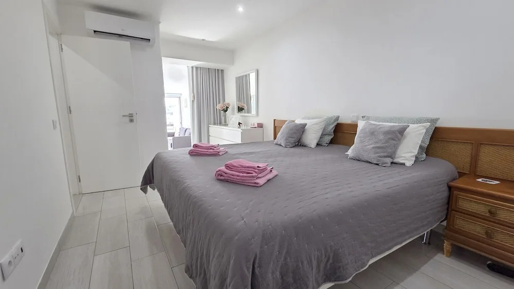 Amazing Sea View Albufeira Center Pool 8 min to Beach