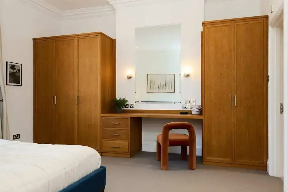 The Hampstead Getaway - Charming 5bdr Home With Conservatory