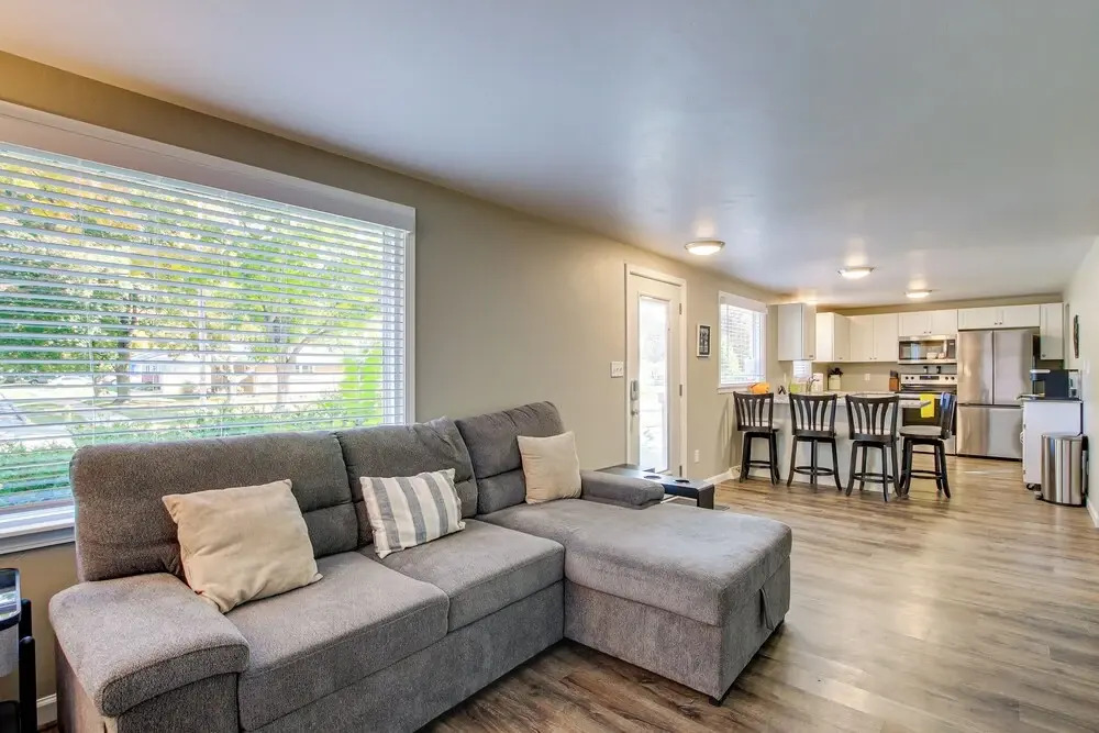 Green Bay Vacation Home: Half Mi to Lambeau Field!