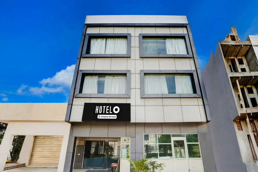 Hotel O by OYO Lohgarh Road Zirakpur Formerly JB Plaza