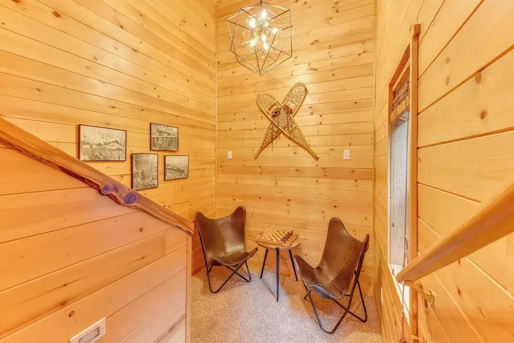 'grizzly Tower' Packwood Cabin w/ Hot Tub!