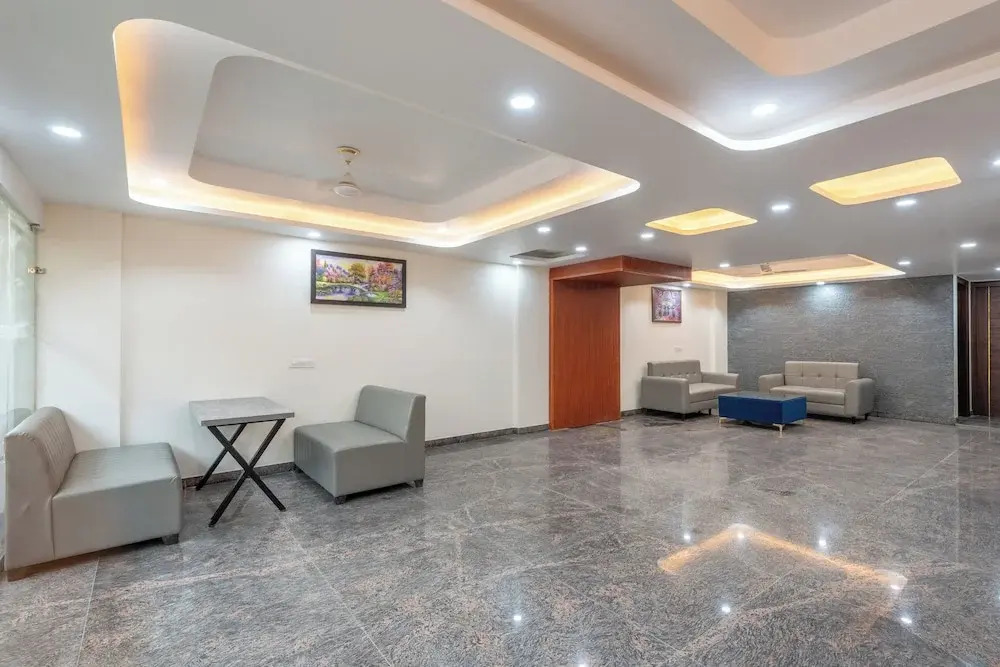 FabHotel Comfort N Stay - Huda City Centre Metro