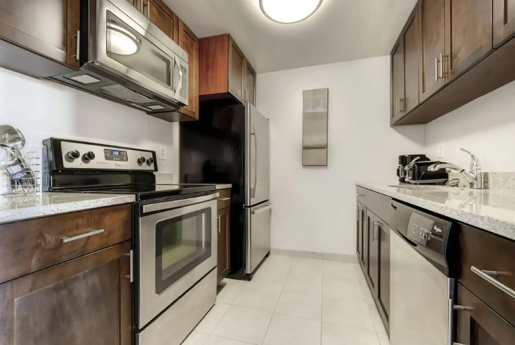Global Luxury Suites at Tiverton Ave