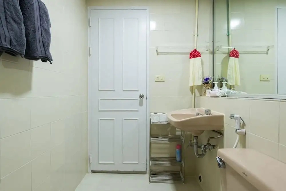 Trendy 2 BR in Thonglor by Pat