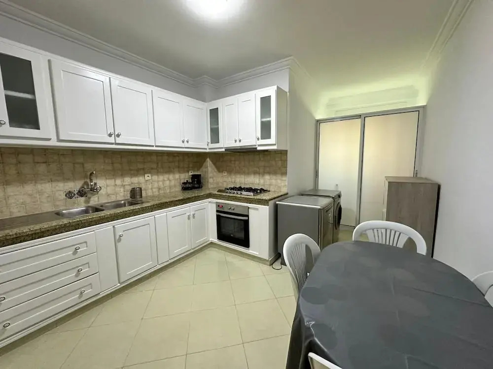 SHRTSTAYS Guesthouse