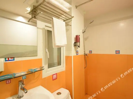 Pai Hotel Guangzhou Panyu Bridge Subway Station