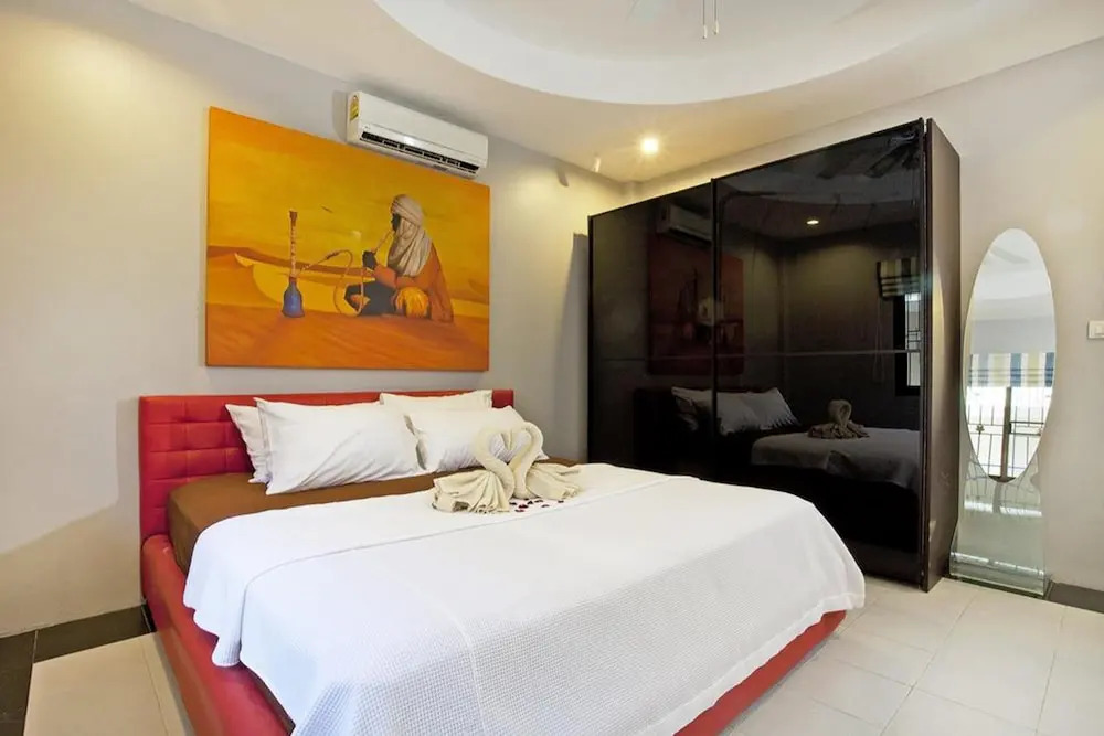 Pool Villa Tanzanite near Walking Street