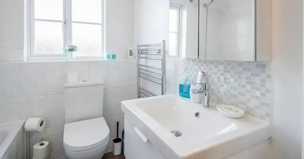 2 Bed Apartment Sleeps 5 - Wifi, Free Parking