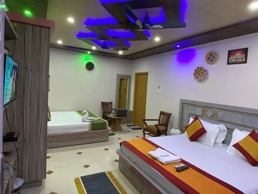Rock Mountain Premium Homestay, Dalhousie Family & Couple Friendly Relaxing Stay Away from Crowd