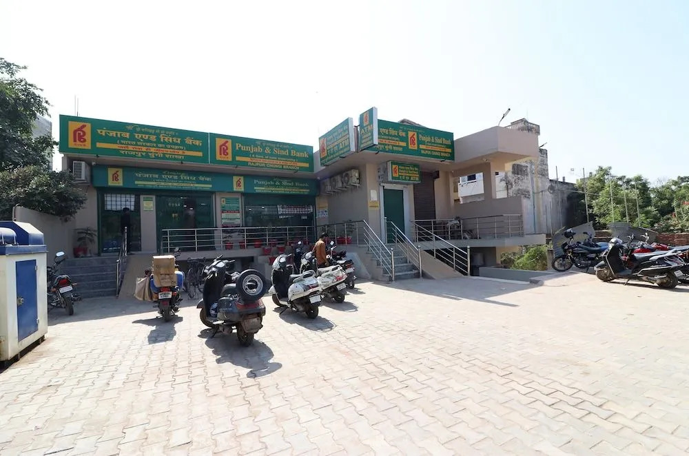 Oyo 23157 Grand Sudershan Hs