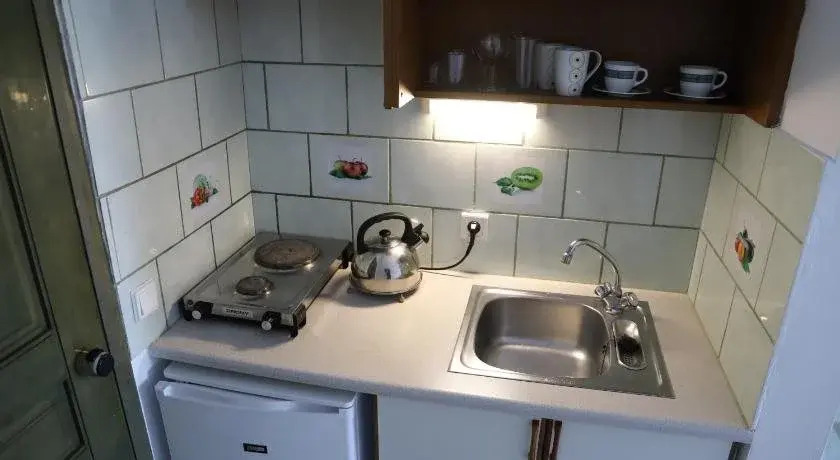 Aris Apartments