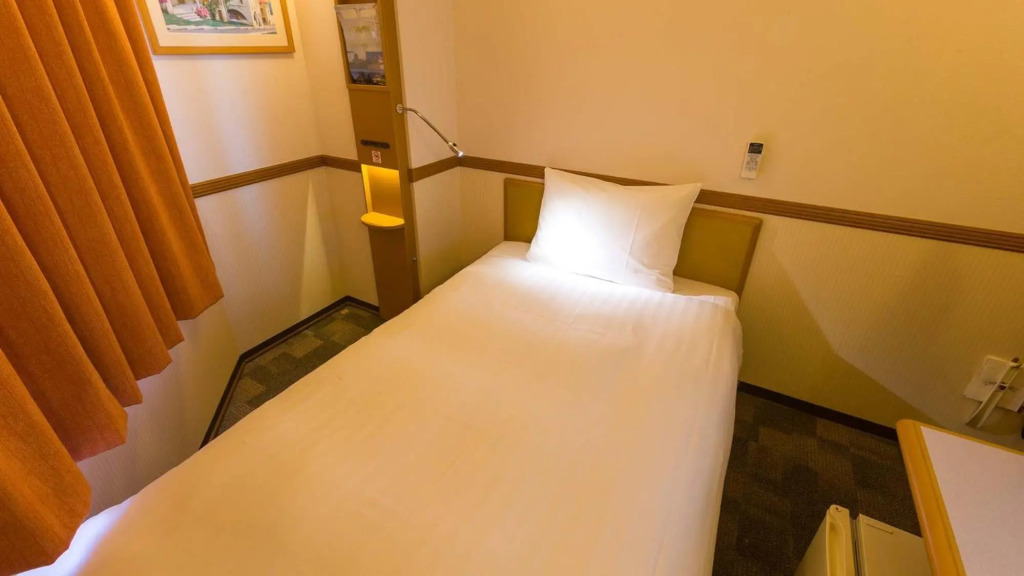 Toyoko Inn Saitama Iwatsuki Ekimae