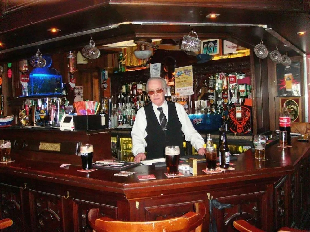 OSheas Hotel