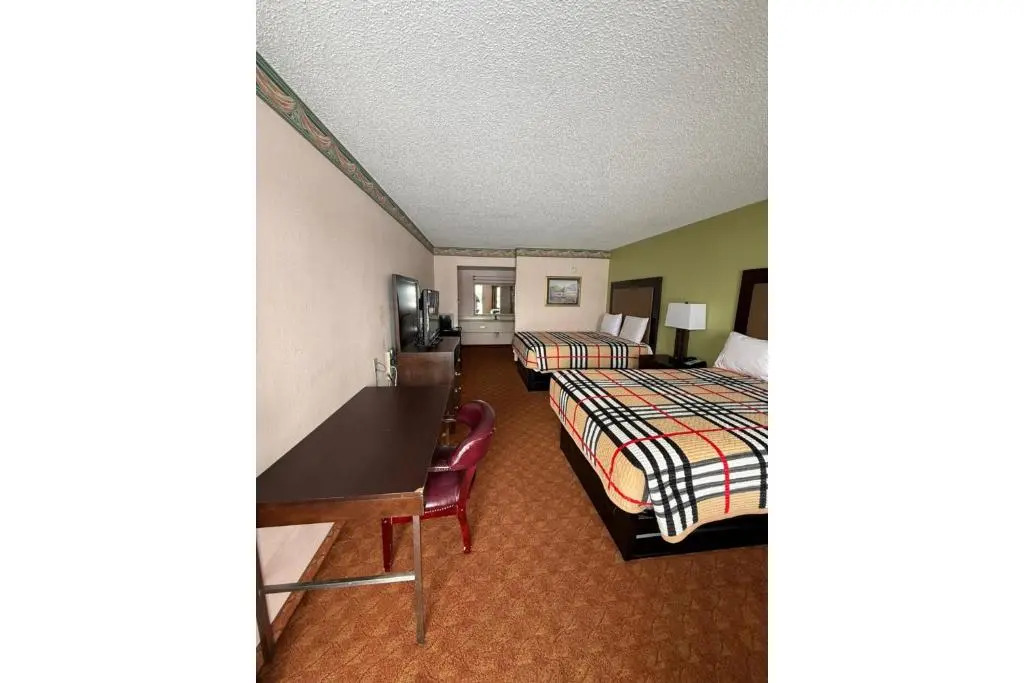 Victorian Inn By OYO Whitesboro US Hwy 82